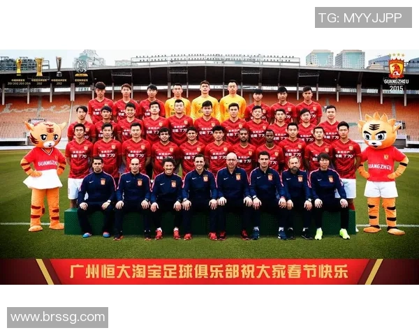 足球明星加盟恒大球员引发热议球迷期待新赛季精彩表现 足球明星加盟恒大球员引发热议球迷期待新赛季精彩表现