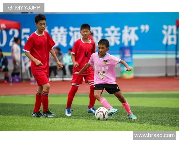 与足球明星同场竞技的难忘经历与成长故事